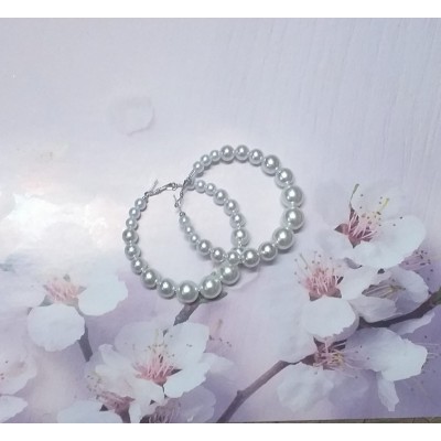 Cercei eleganti rotunzi mari argintii cu perle albe CW04