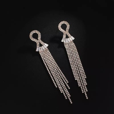 Cercei eleganti lungi aurii cu franjuri si strasuri CW52 Cercei eleganti lungi aurii cu franjuri si strasuri CW52