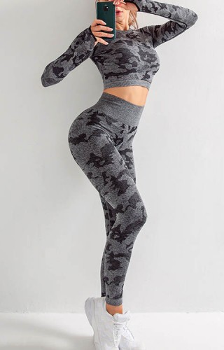 Costum Sport Fitness Camuflaj Colanti si Bluza Crop cu Maneca Lunga Gri cu Negru  SFIT006 Costum Sport Fitness Camuflaj Colanti si Bluza Crop cu Maneca Lunga Gri cu Negru  SFIT006