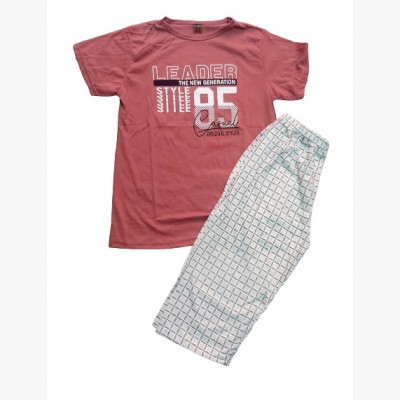 Pijama barbati din 2 piese tricou roz cu imprimeu si pantaloni gri trei sferturi PJB09 Pijama barbati din 2 piese tricou roz cu imprimeu si pantaloni gri trei sferturi PJB09