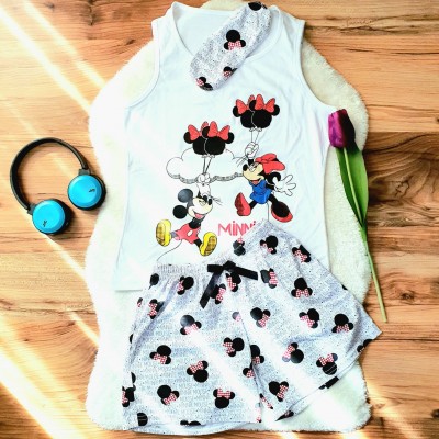 Pijama Dama Alba cu Masca de dormit Maiou si Pantaloni Scurti Ballon PJD027 Pijama Dama Alba cu Masca de dormit Maiou si Pantaloni Scurti Ballon PJD027