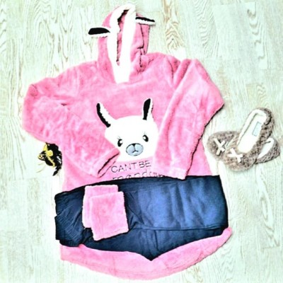 Pijama Cocolino din material pufos din doua piese cu pantaloni lungi si lama roz imprimat PJD036 Pijama Cocolino din material pufos din doua piese cu pantaloni lungi si lama roz imprimat PJD036