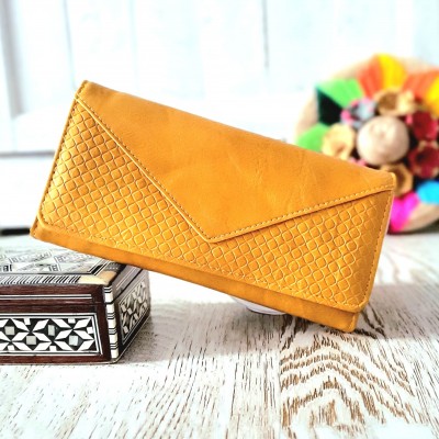 Portofel elegant galben din piele ecologica cu inchidere magnetica ACPT023 Portofel elegant galben din piele ecologica cu inchidere magnetica ACPT023