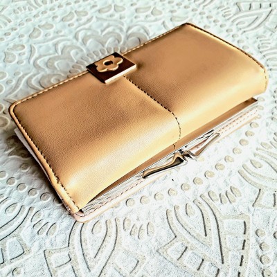 Portofel dama khaki din piele ecologica inchidere cu capsa ACPT032 Portofel dama khaki din piele ecologica inchidere cu capsa ACPT032