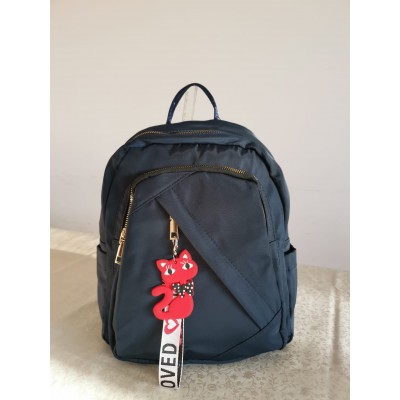 Rucsac fashion albastru din material textil impermeabil si breloc fashion cu pisicuta ACRD257 Rucsac fashion albastru din material textil impermeabil si breloc fashion cu pisicuta ACRD257