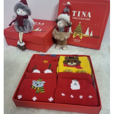 Setul de sosete pufoase cu motive de craciun SSD03 Setul de sosete pufoase cu motive de craciun SSD03