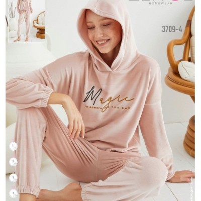 Trening Dama fashion roz-pudra cu hanorac si pantaloni din catifea cu buzunare TND060 Trening Dama fashion roz-pudra cu hanorac si pantaloni din catifea cu buzunare TND060