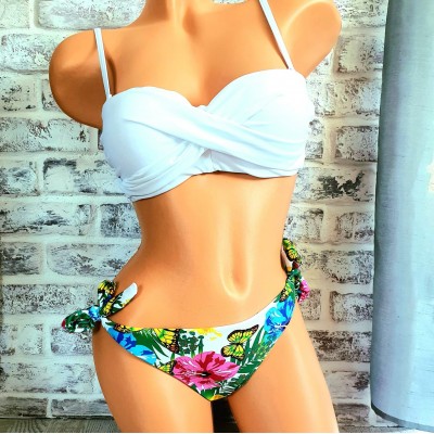 Costum de Baie din doua piese cu sutien alb balconette cu push up bretele detasabile slip cu print floral cu inchidere laterala + CADOU slip tanga CBD011 Costum de Baie din doua piese cu sutien alb balconette cu push up bretele detasabile slip cu print floral cu inchidere laterala + CADOU slip tanga CBD011